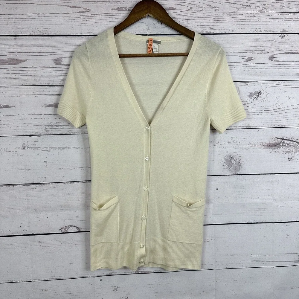 J Crew Sweater Womens Medium Cream Cashmere Button Preppy Pockets‎ Minimalist
